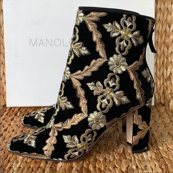 New! Manolo Blahnik Isola Black embroidered velvet bootie boots size 36.5 6.5 - Picture 10 of 15
